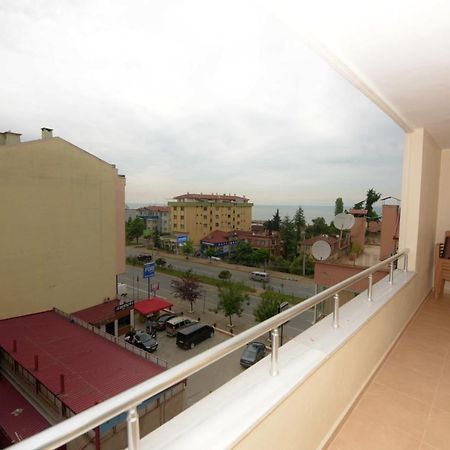 Simali Apart Akcaabat Bagian luar foto